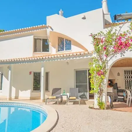 Vale Do Garrao Sleeps 8 With Pool Air Con And Wifi